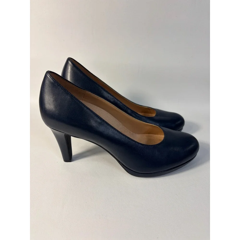 Naturalizer Navy Pump Size 7W